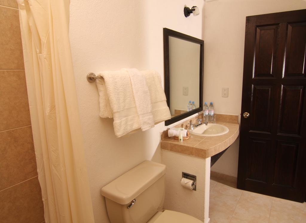 Hotel Villa Del Villar Querétaro Oda fotoğraf